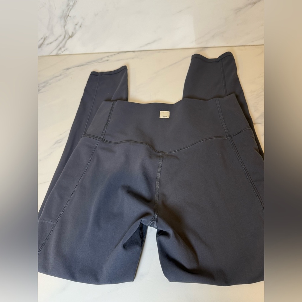 Vuori charcoal gray leggings